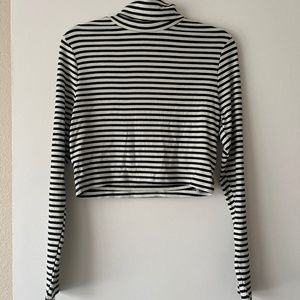 Levi’s cropped turtleneck
